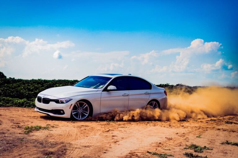 BMW укинува илјадници работни позиции под силен притисок од Азија
